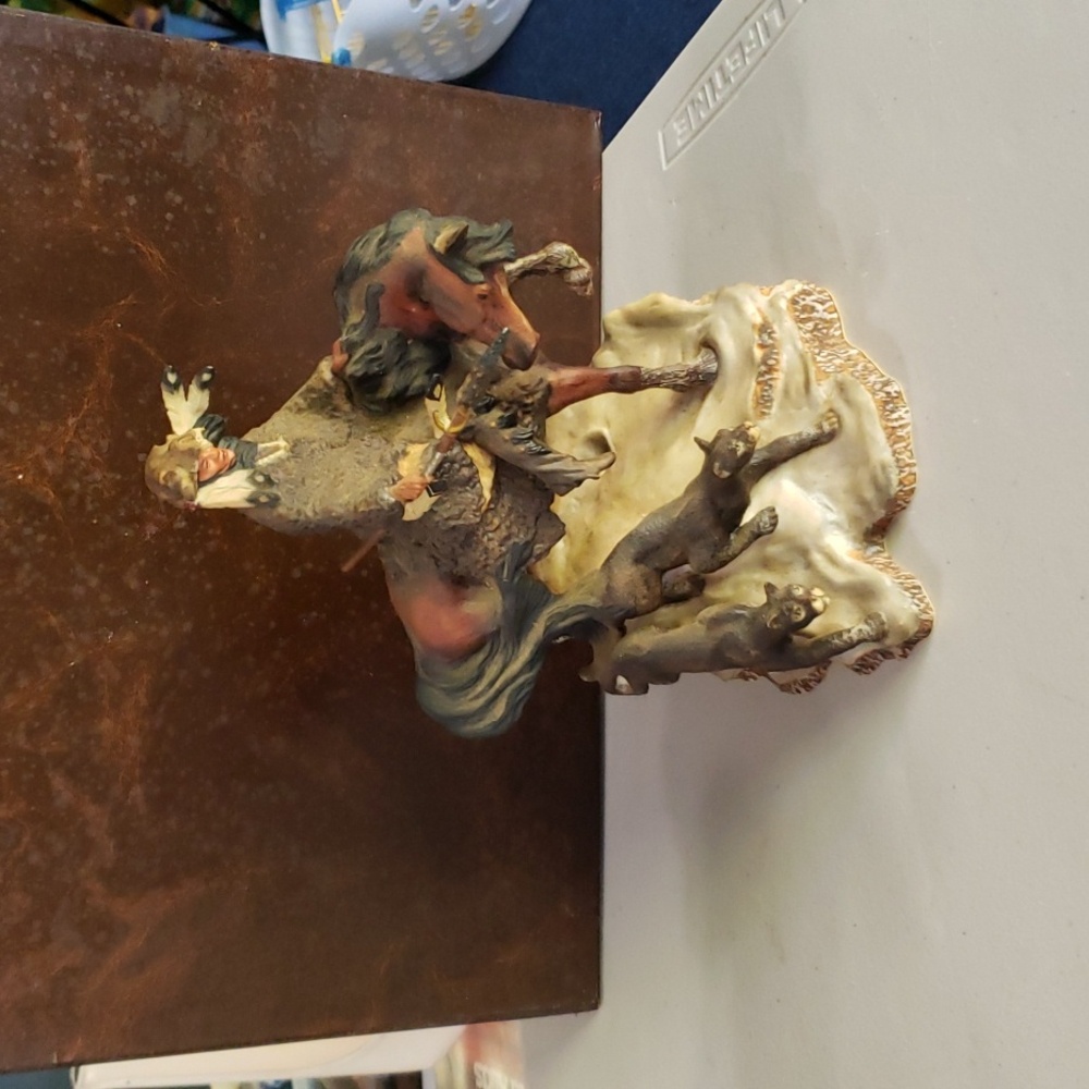INDIAN  SPIRIT OF THE WEST  WIND  Indian statue - Picture 3 of 13